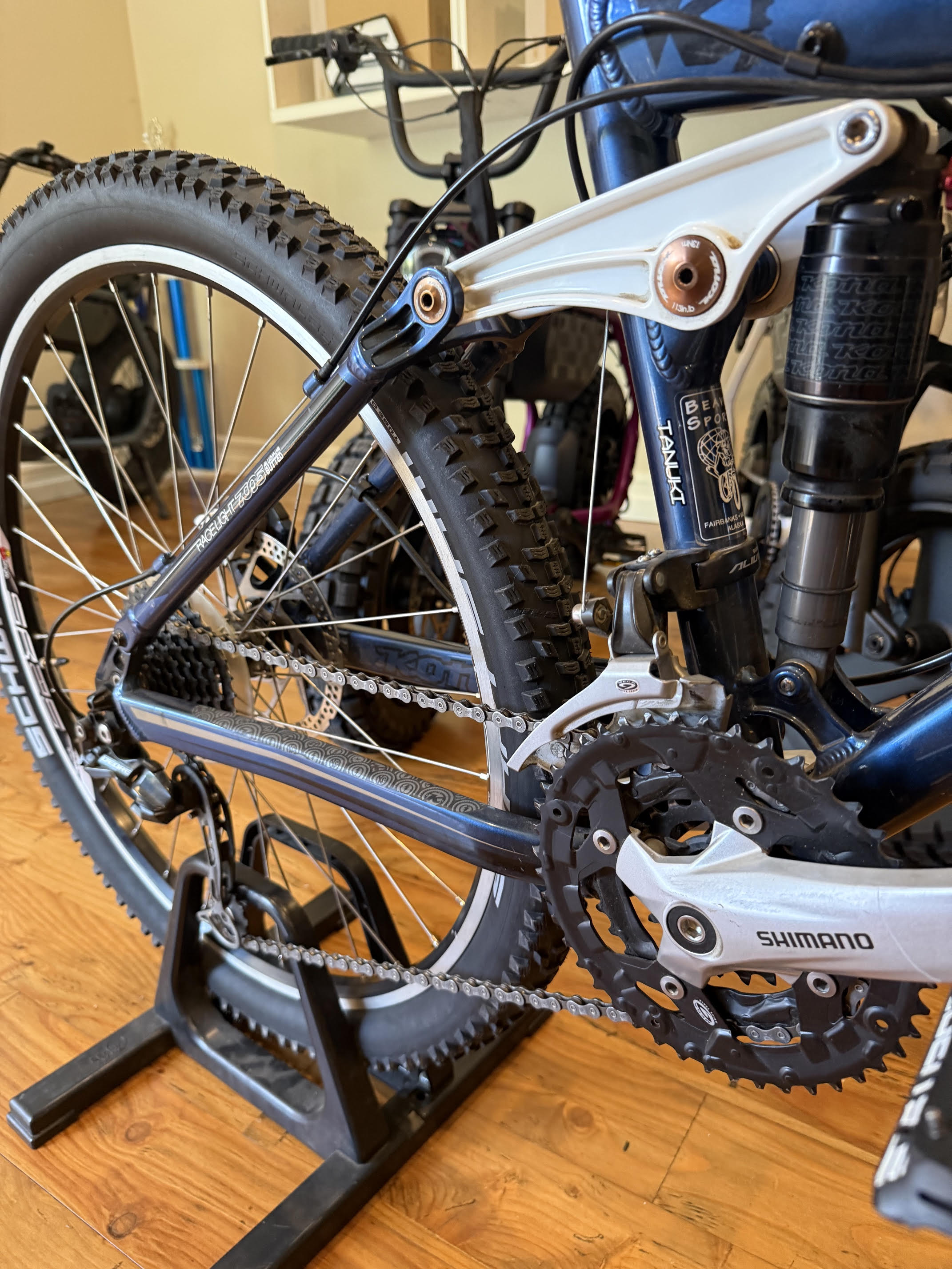 Kona Tanuki Full Suspension Mountain Bike - Metallic Blue