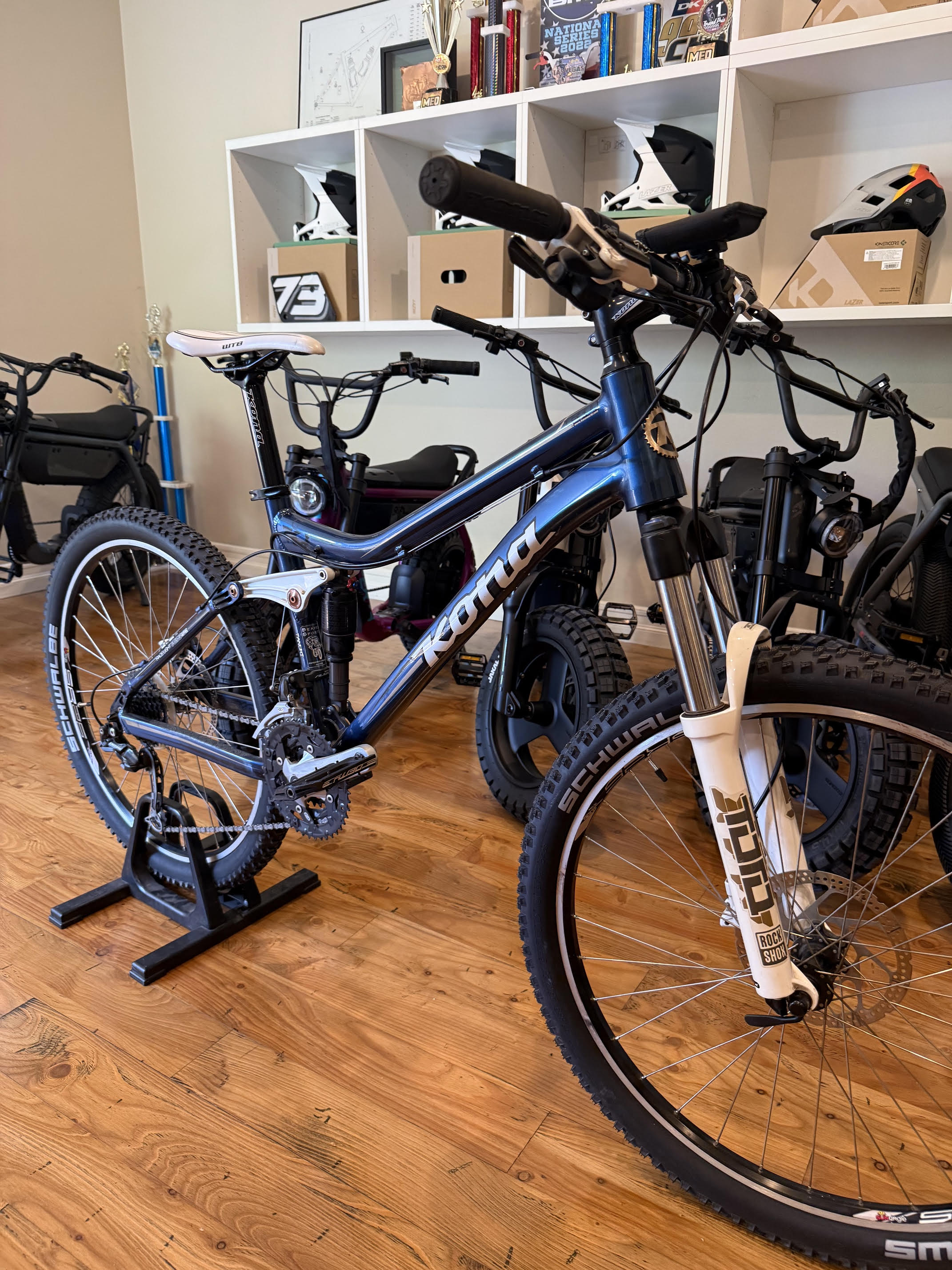 Kona Tanuki Full Suspension Mountain Bike - Metallic Blue