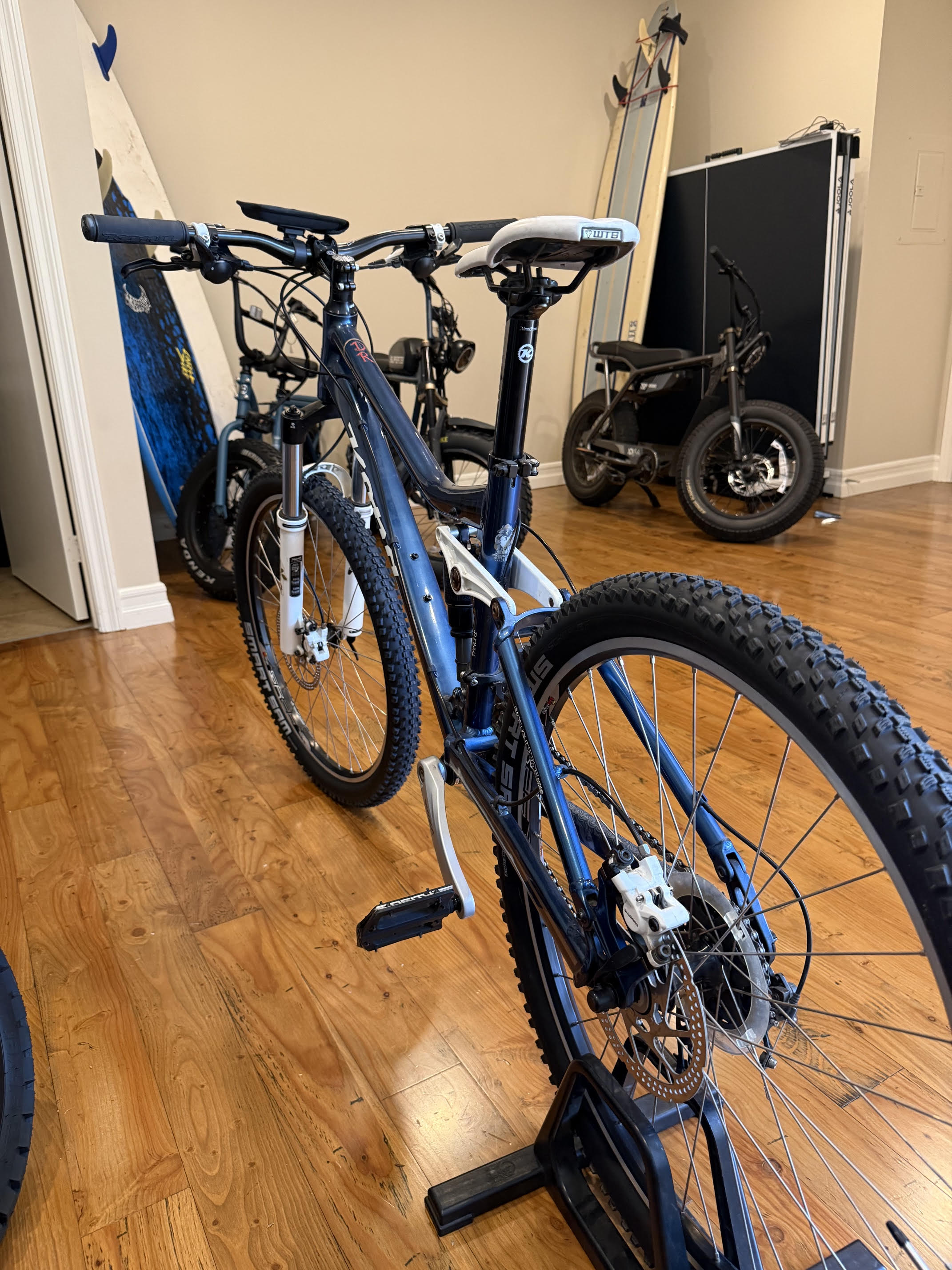 Kona Tanuki Full Suspension Mountain Bike - Metallic Blue